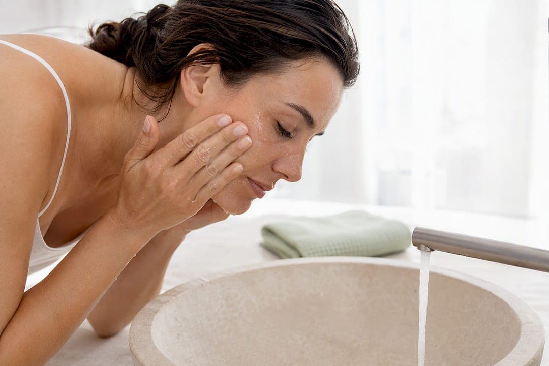 Doble limpieza facial: guía por tipo de piel paso a paso